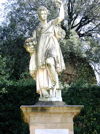 Statue am Palazzo Pitti