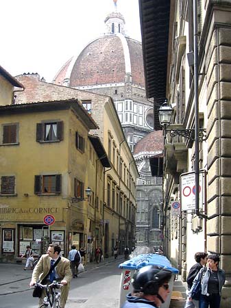 Foto Weg zur Piazza della Signora